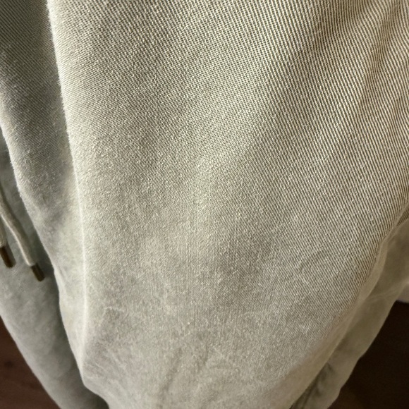 LOFT Women’s Olive Wide Leg Pants - Picture 4 of 5